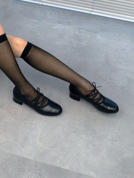 back of the moon Strap 3cm Heel Pumps [Black]