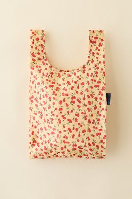 BAGGU BAGGU UO Exclusive Cherry Land Baby Baggu Reusable Tote Bag in Cherry Land at Urban Outfitters