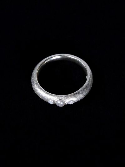Baked Alaska Stacking Ring 04  mono pearl, resin embelished, sp