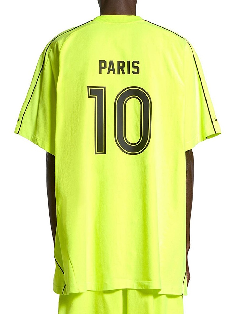balenciaga_paris_soccer_oversi