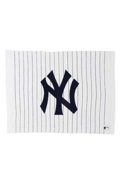 barefoot dreams barefoot dreams CozyChic® New York Yankees Throw Blanket
