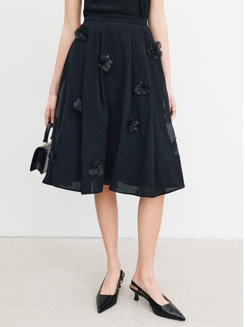 BAU by Bride And You THALIA Flower applique voluminous midi skirt (Black)