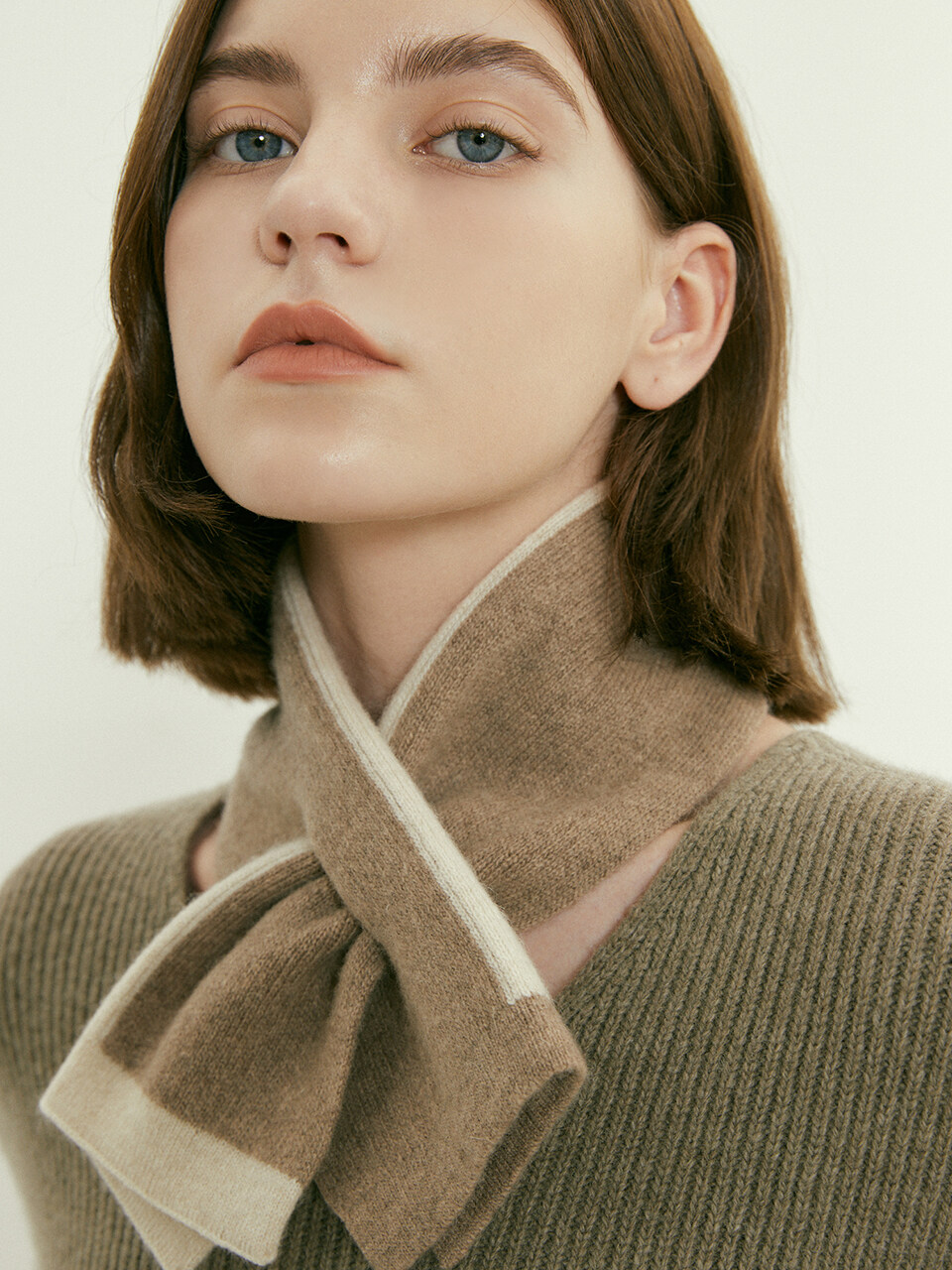 BB’DE SOLI’DE Ella Cross Scarf_ 4 Colors