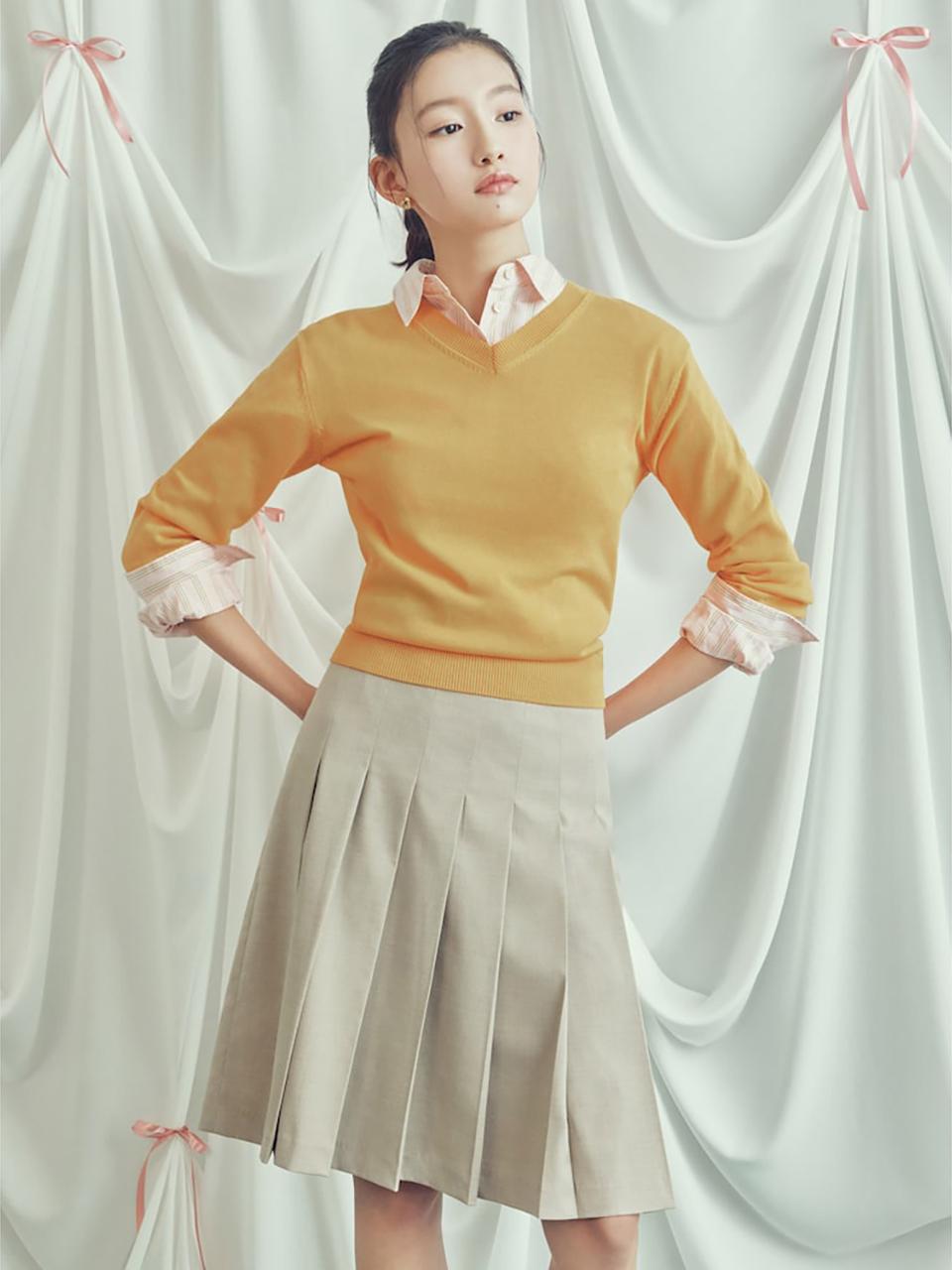 BEANPOLE LADIES Classic Pleated Mini Skirt [Beige] (BF5227N01A)