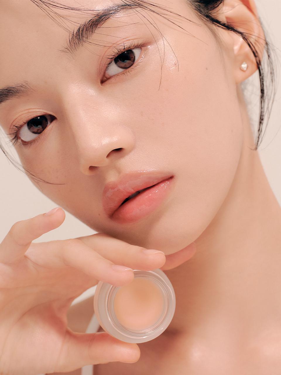 BEIGIC Volumizing Moisturizing Ceramide Lip Balm
