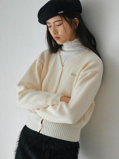 BELLOL Essential V-neck Polyester Cardigan [WHITE]