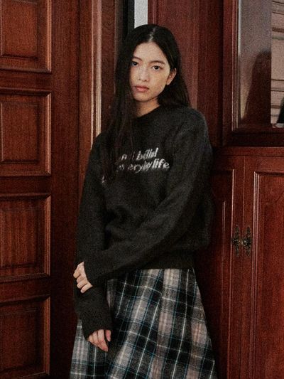 BELLOL Lettering Relaxed Fit Pullover Knit [CHARCOAL]