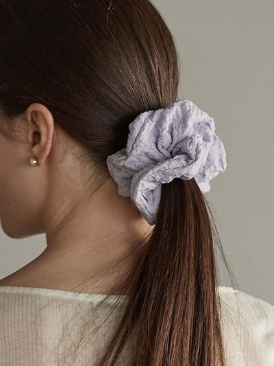 BEMUSE MANSION Crinkle Charm Scrunchie