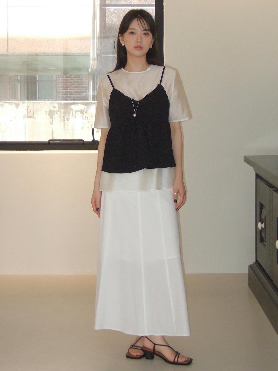 BEMUSE MANSION Cutting line flare skirt - White