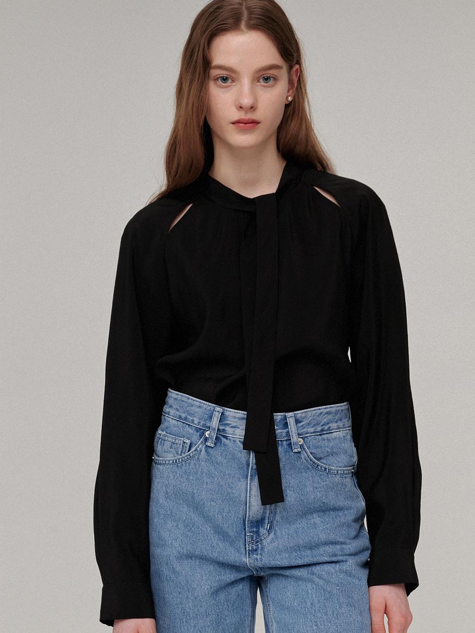 BEMUSE MANSION Scarf Cutout Detail Blouse - Black