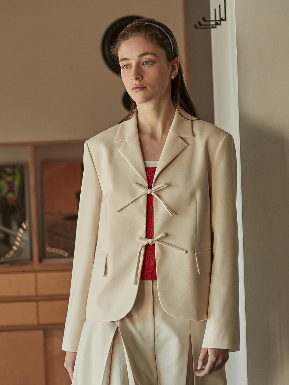 BEMUSE MANSION Strap Single Jacket - Cream