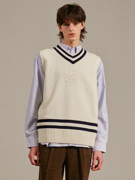 beyondcloset Hand-knitted Preppy Logo V-neck Wool Vest [Beige]
