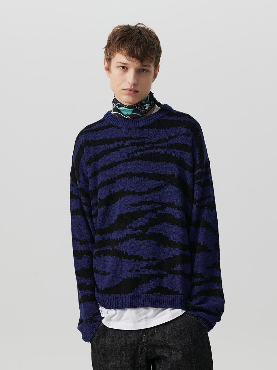 beyondcloset Wild Zebra Pattern Semi-Overfit Pullover Knit [Navy]