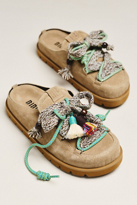 Bibi Lou - Lace-Up Clog