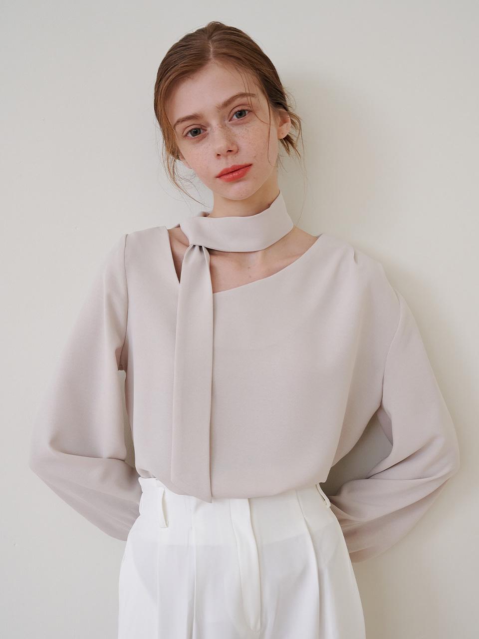 bibyseob Asymmetrical Tuck Scarf Blouse