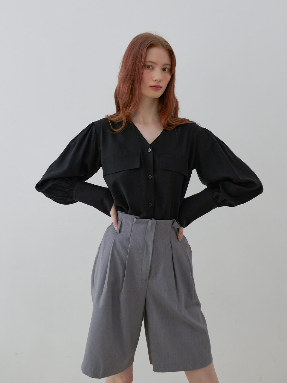 bibyseob Two Tuck Bermuda Pants (Gray)