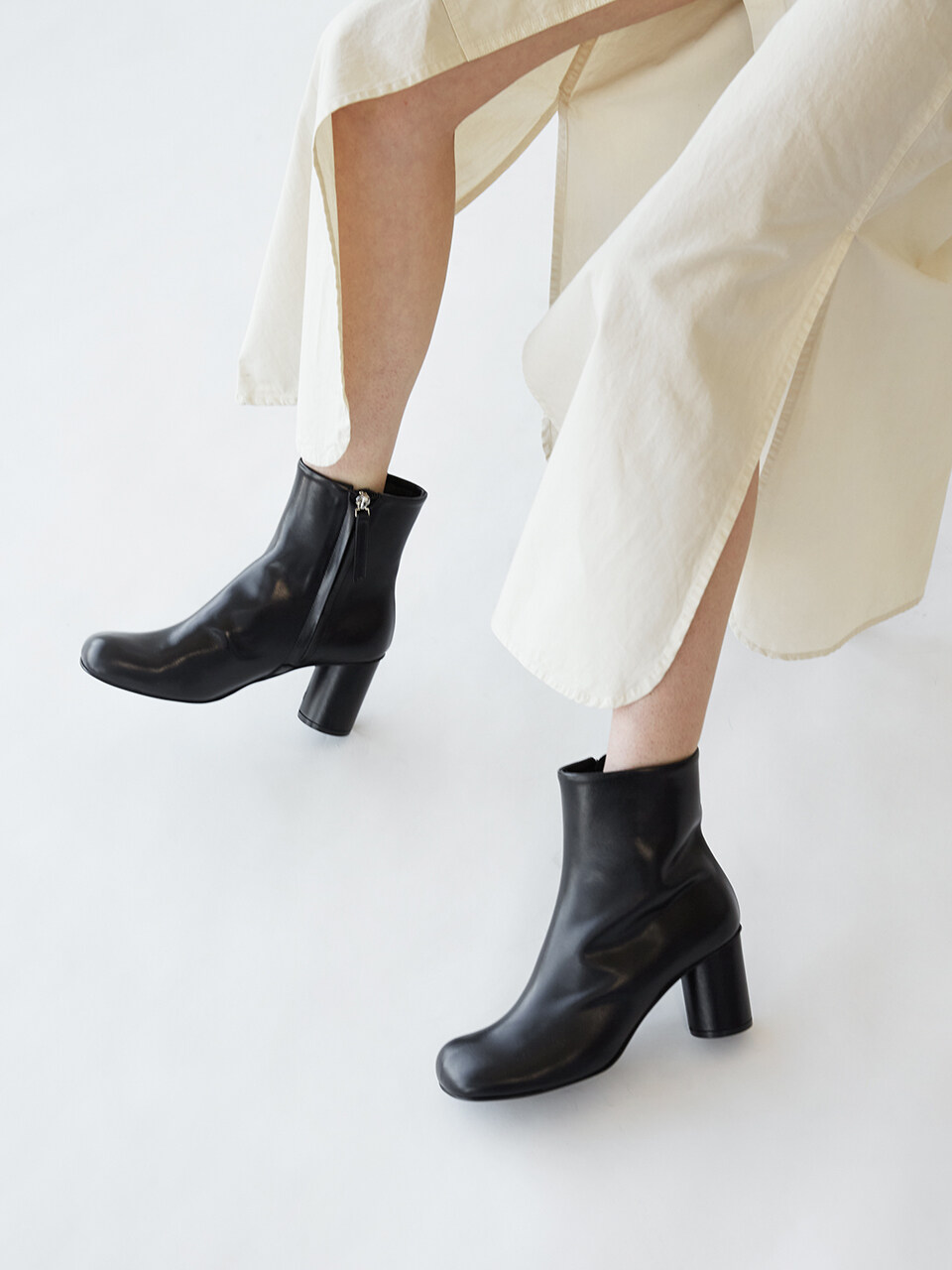 blanc sur blanc Luna Ankle Boots Leather Black 7cm