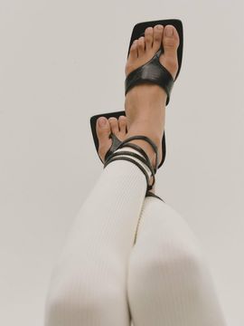 BLANC TOE Ankle Strap Sandal_Black