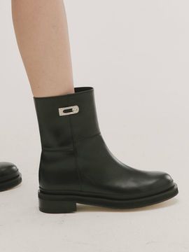 BLANC TOE Pin Ankle Boots - Black (B21F43)