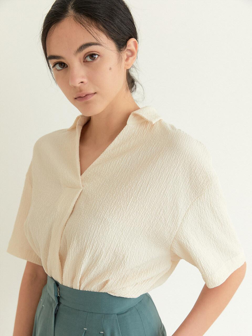 BLUV Seer Sucker Collar Blouse Cream