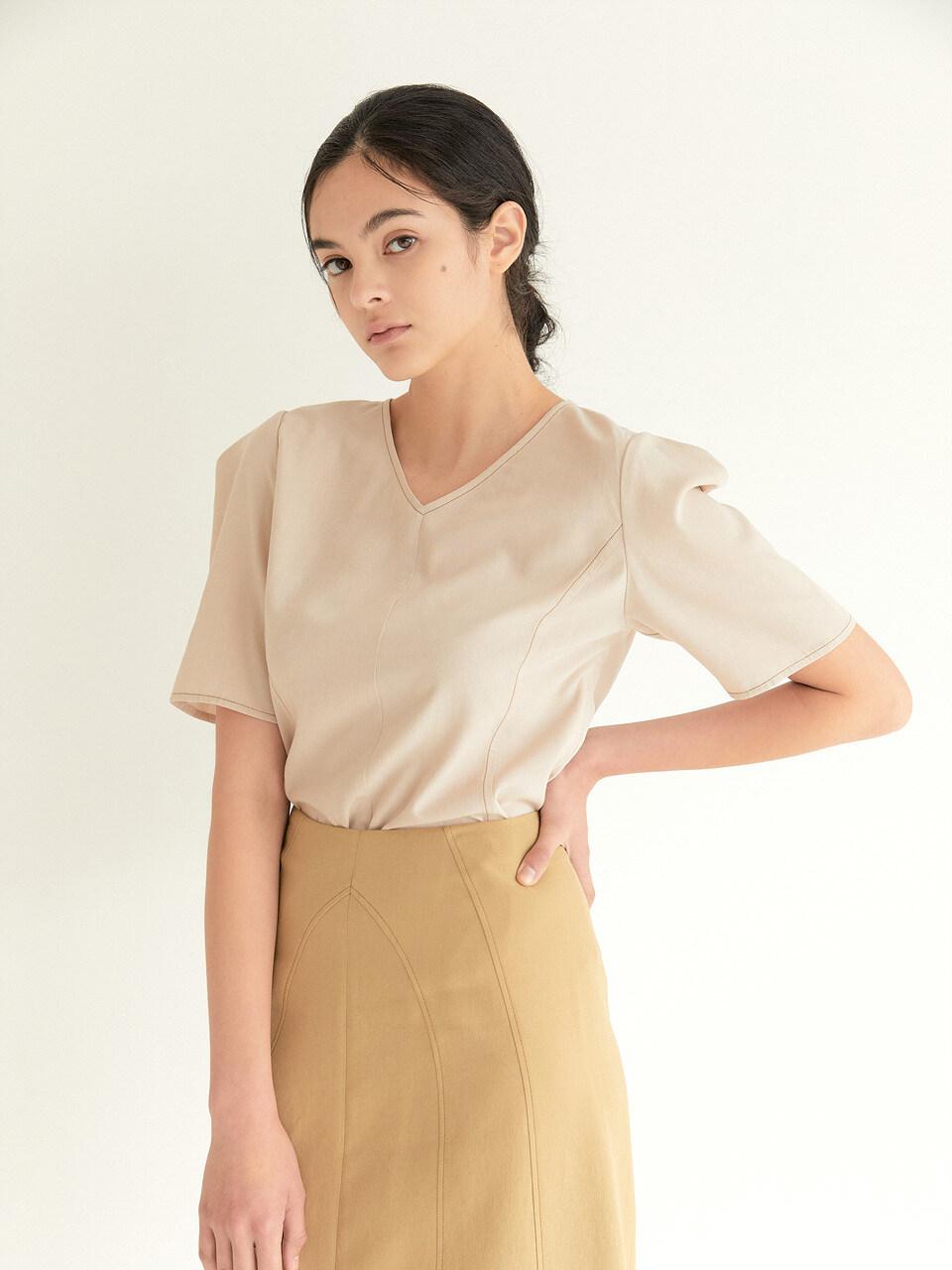 BLUV V-Neck Stitch Blouse_Beige