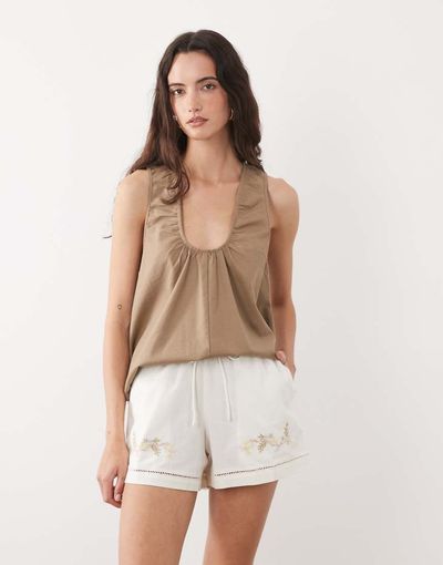 Brave Soul Brave Soul embroidered shorts in cream-White
