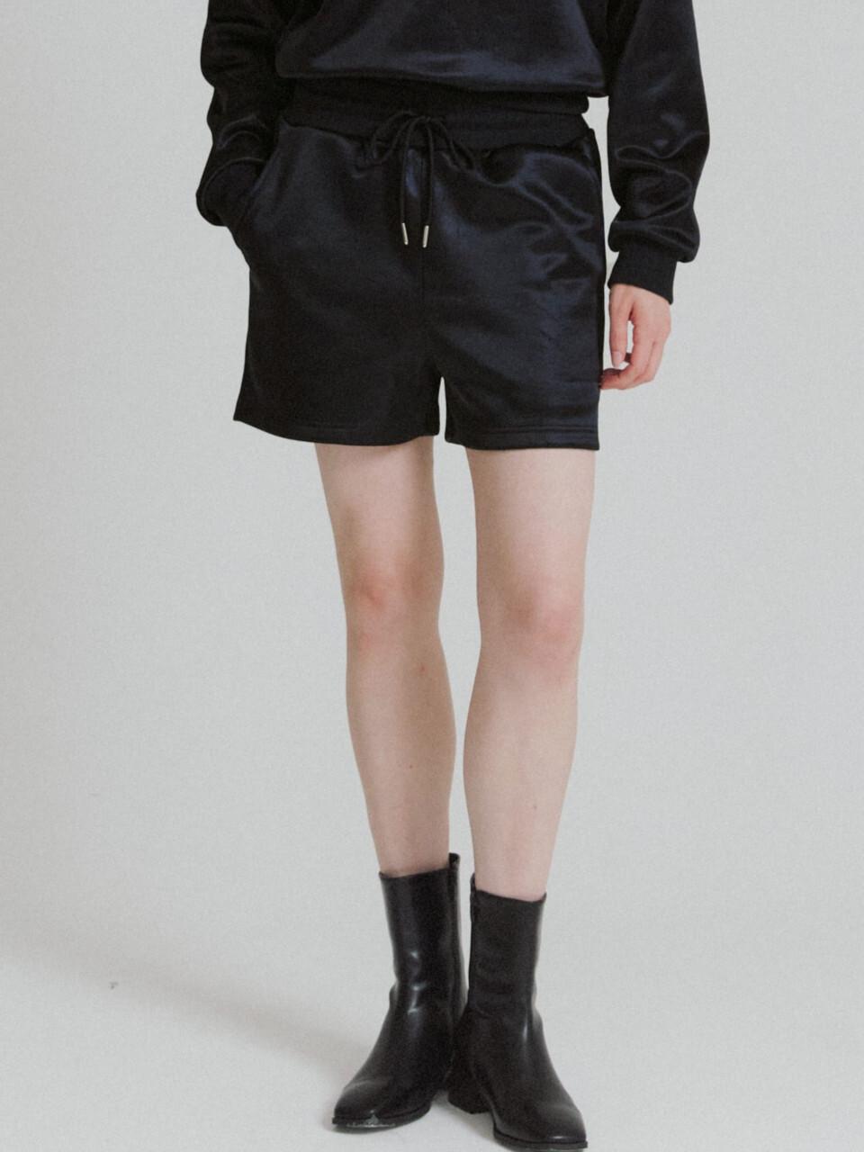 BRILLE MONTHS Shining Shorts [Black]