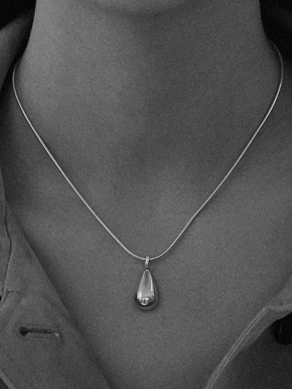 BRILLPIECE Egg ball necklace