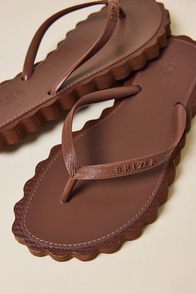 Brizza Arezzo Brizza Arezzo Scalloped Thong Sandals in Brown, Women's at Urban Outfitters