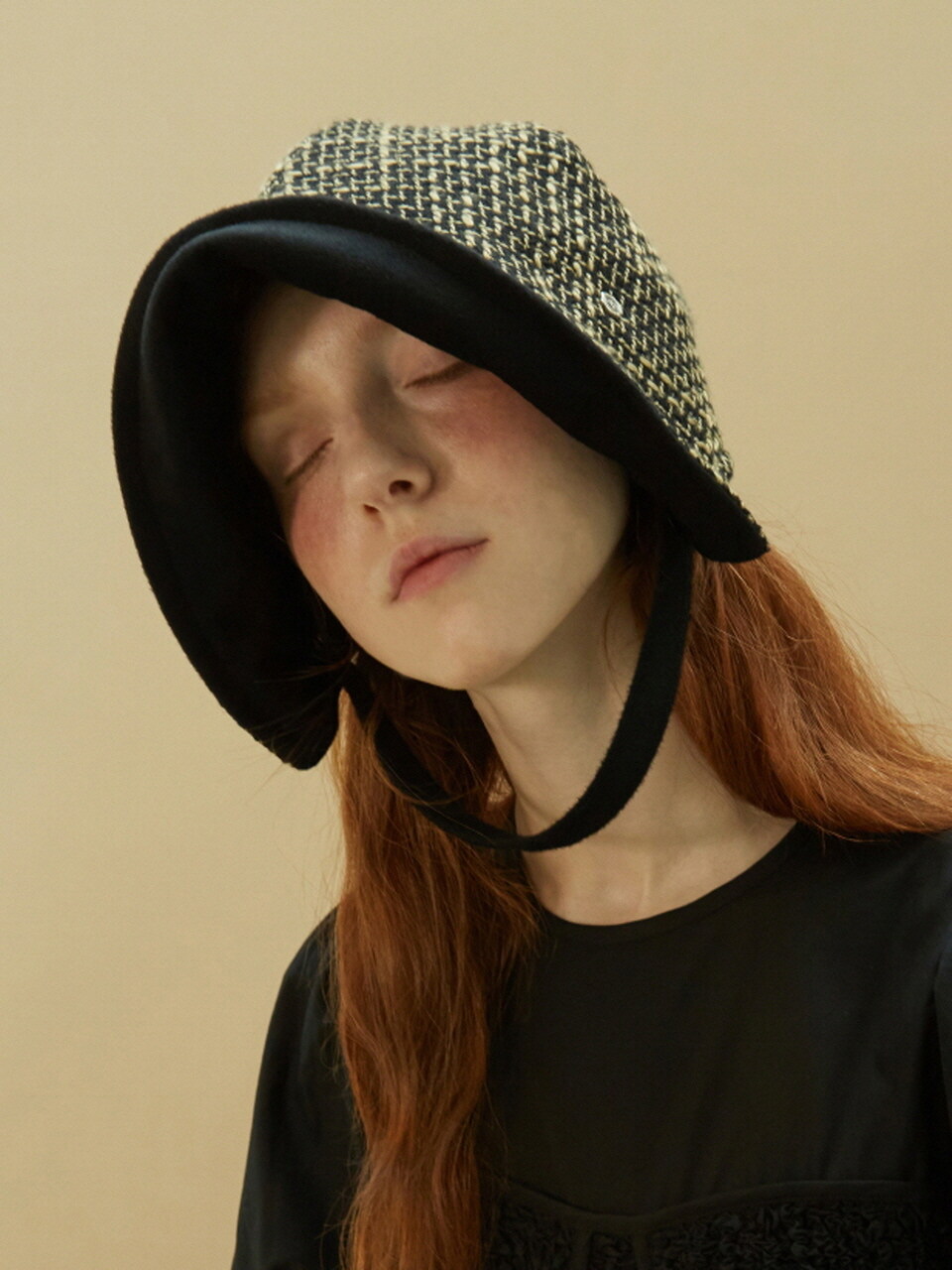 Brown Hat Reversible Strap Bonnet Hat - Tweed Black