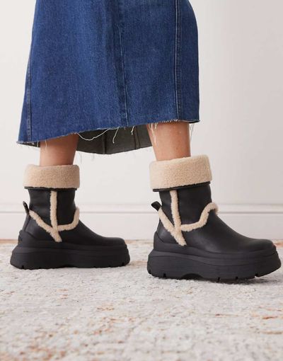 Buffalo Buffalo foldover lined boots in black