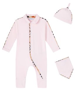 Burberry Kids Burberry Kids Baby cotton-blend beanie, bib, and onesie set