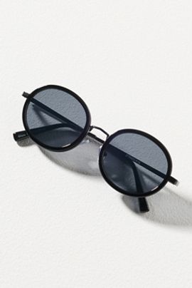 By Anthropologie Classic Circle Sunglasses