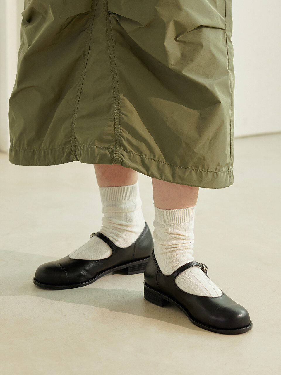 Byeuuns Classic Cap Toe Maryjane Loafer