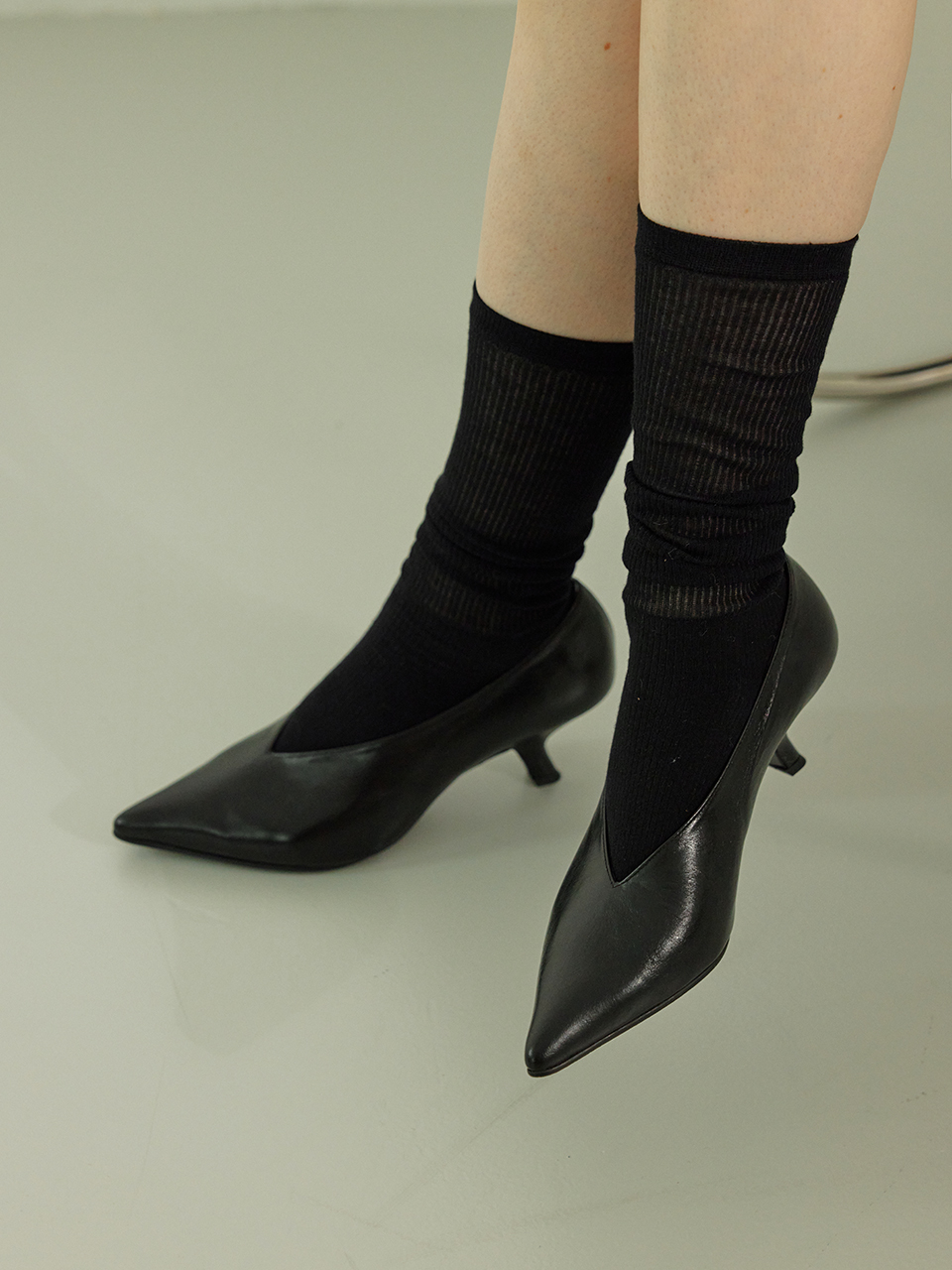 Byeuuns Curve Heel Pumps