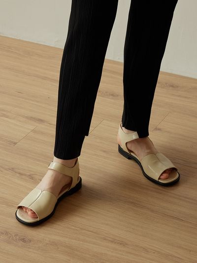 Byeuuns Fly Sandals (2 Colors)
