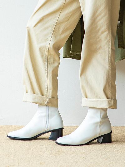 Byeuuns Mood Ankle Boots White
