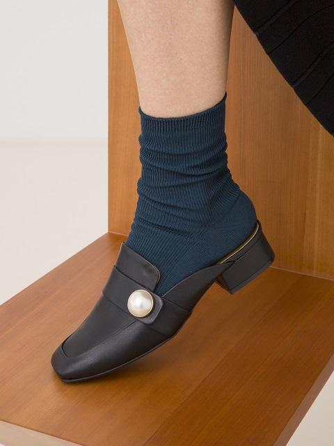 Byeuuns Pearl Button Loafer Slide Black