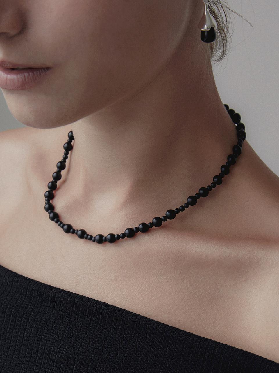 byweekend Sterling Silver Genuine Onyx Ball Necklace [Black]