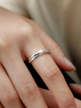 byweekend Sterling Silver Sleek Piper Ring