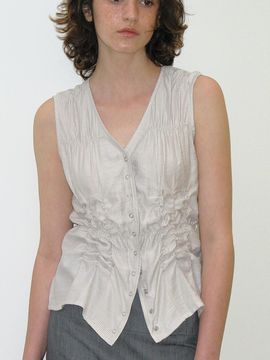 CACELE WRINKLE SLEEVELESS SHIRT, SAND GRAY