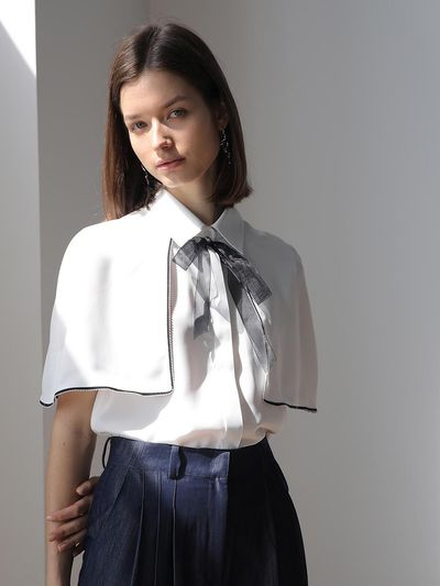 CAHIERS [CAIGIENNE] Loose-fit Cape Blouse
