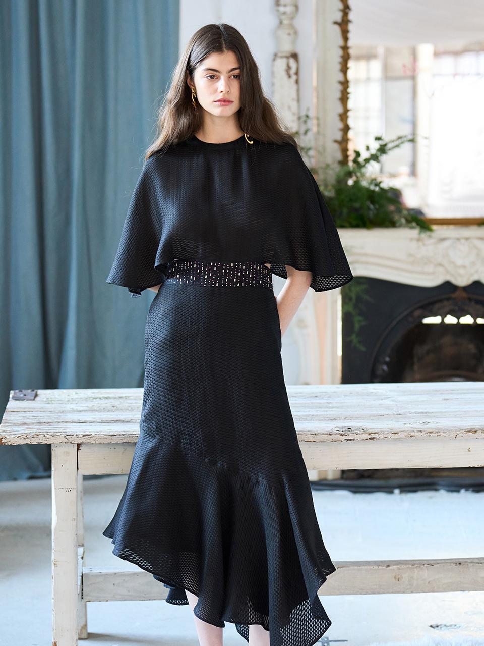 CAHIERS Cape Style Unbalanced Silk Dress [Black]