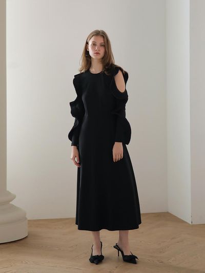 CAHIERS [Kai Zienne]Slim Fit Cut-Out Shoulder A Knit dress