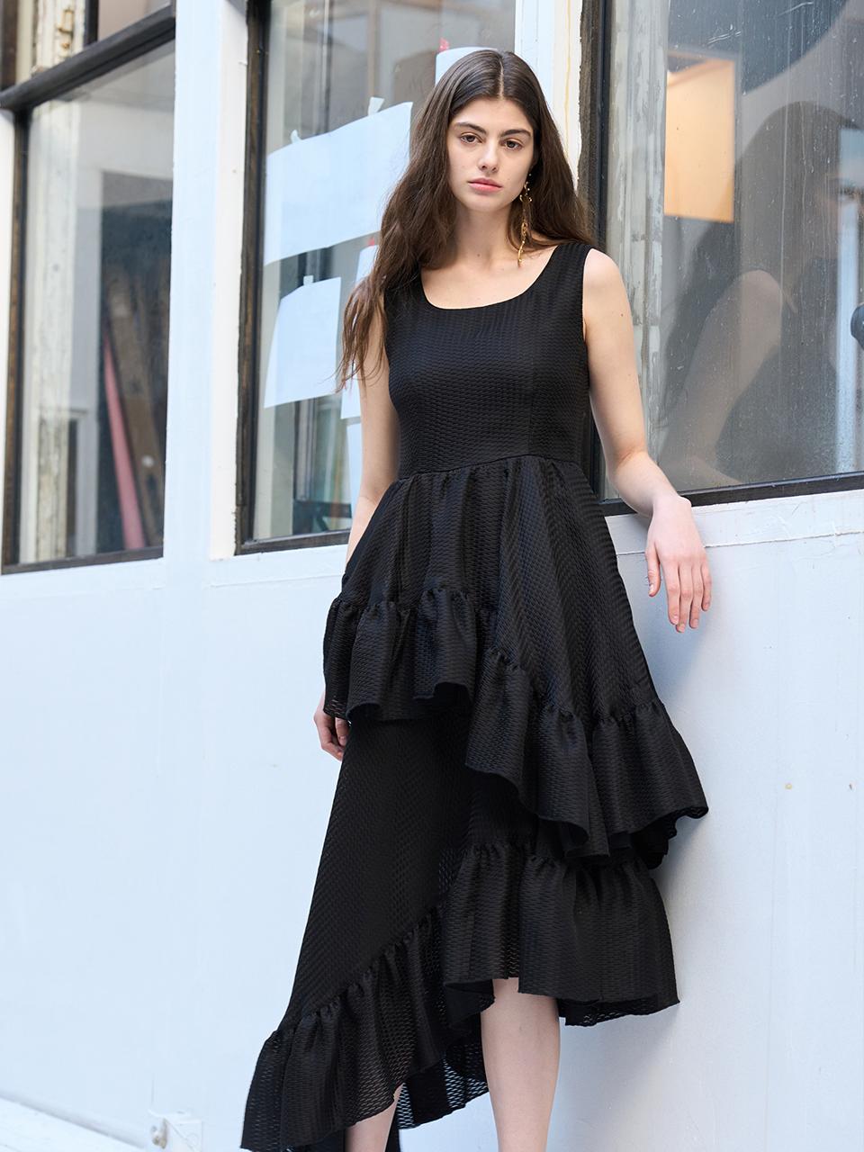 CAHIERS [KAIYE] Sleeveless Unbalanced Silk Maxi Dress [Black]