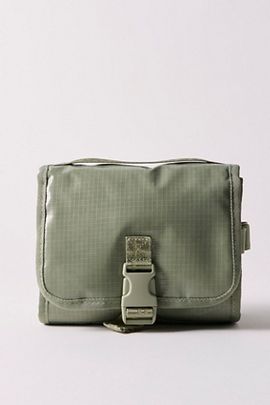 Calpak Calpak Terra Hanging Toiletry Bag
