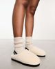 Calvin Klein Calvin Klein teddy clog house slippers in cream-Black - 4