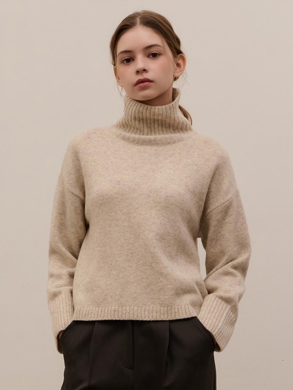 camino High Turtle Neck Relaxed Fit Knit [Beige]