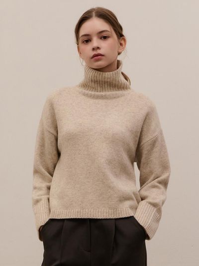 camino High Turtle Neck Relaxed Fit Knit [Beige]