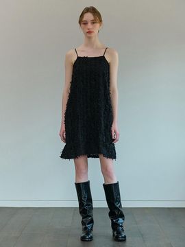 camino RIBBON EMBROIDERY SLEEVELESS ONE PIECE DRESS [BLACK]